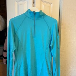 Women’s long sleeve top